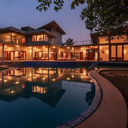 Jay House By Stayvista - Leisure Oasis With Pool, Snooker, Table Tennis & Foosball Fun 阿里巴格 外观 照片