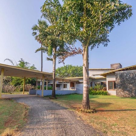 Jay House By Stayvista - Leisure Oasis With Pool, Snooker, Table Tennis & Foosball Fun 阿里巴格 外观 照片
