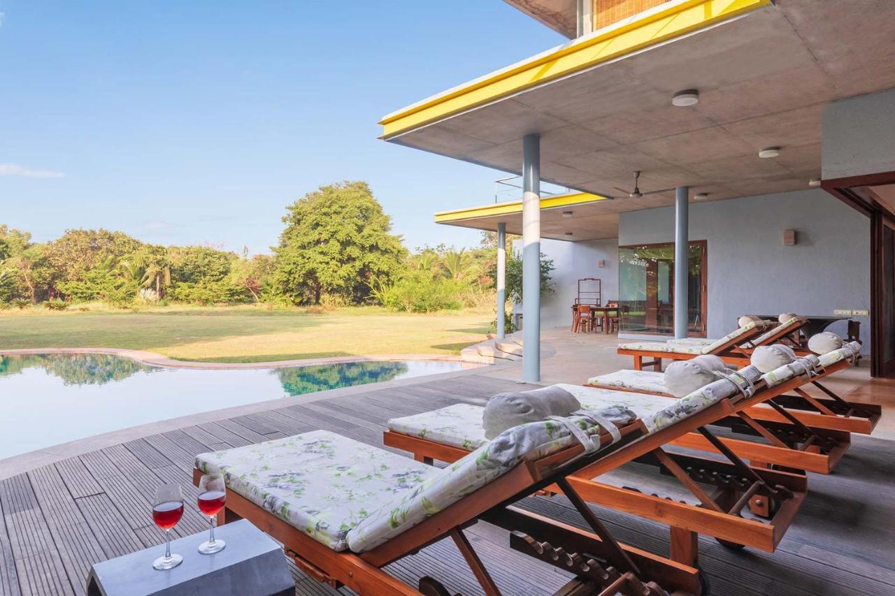 Jay House By Stayvista - Leisure Oasis With Pool, Snooker, Table Tennis & Foosball Fun 阿里巴格 外观 照片