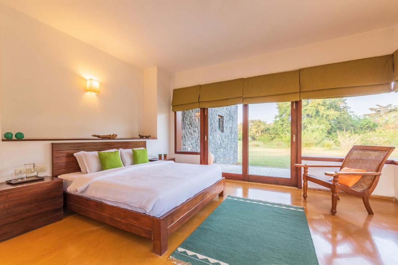 Jay House By Stayvista - Leisure Oasis With Pool, Snooker, Table Tennis & Foosball Fun 阿里巴格 外观 照片